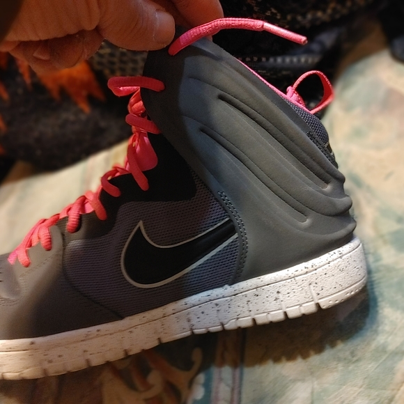 Mens Nike Hightop Basketball Shoes - Picture 8 of 11